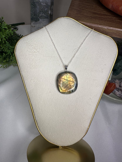 Labradorite Pendant 1